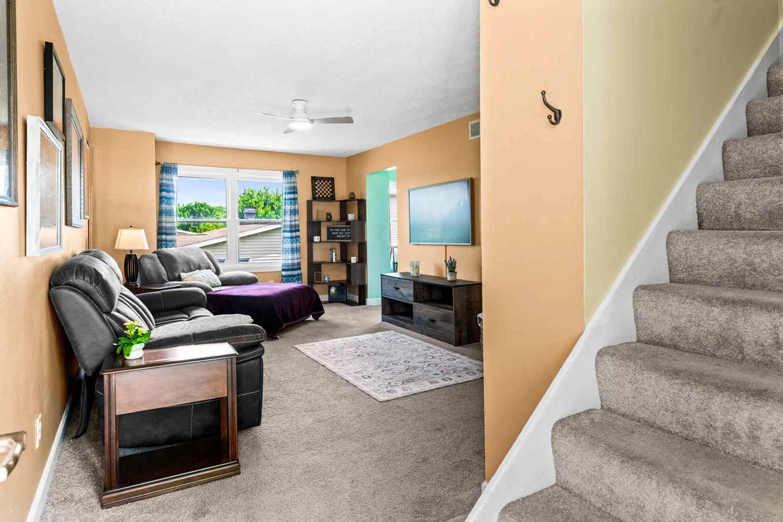 Photo of Unit A at 1536 Hunt Drive