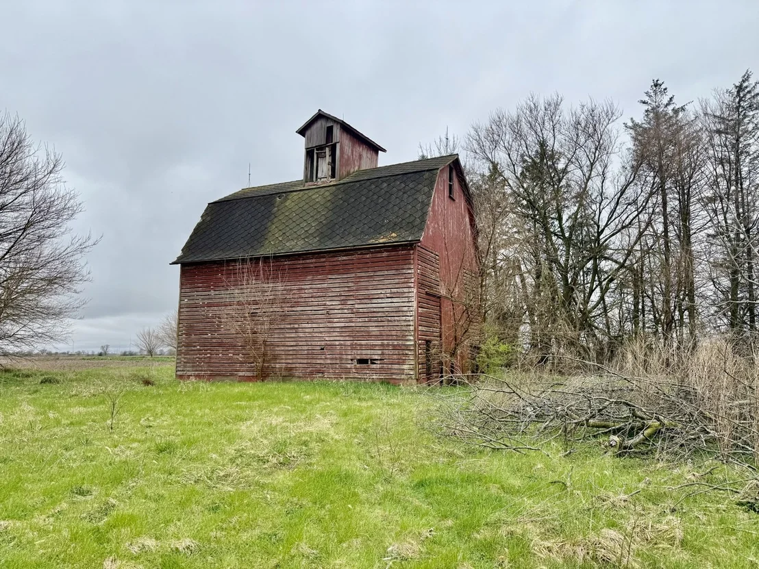 Photo of 656 N 6th Road