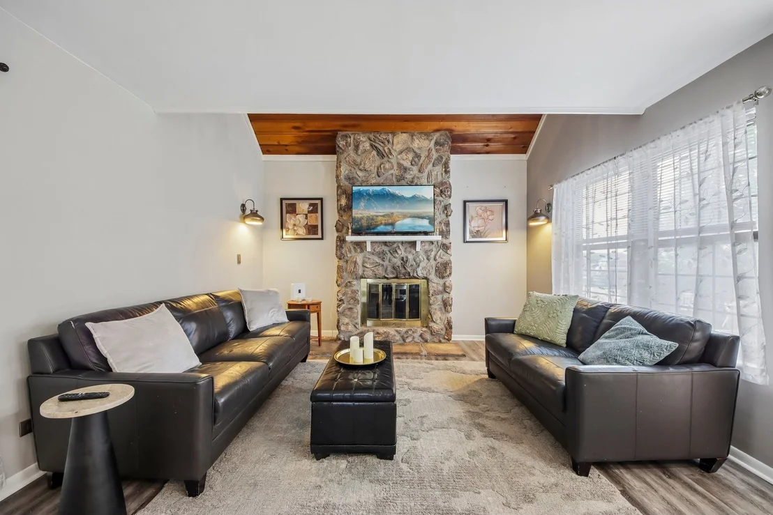 Photo of 736 Glen Way