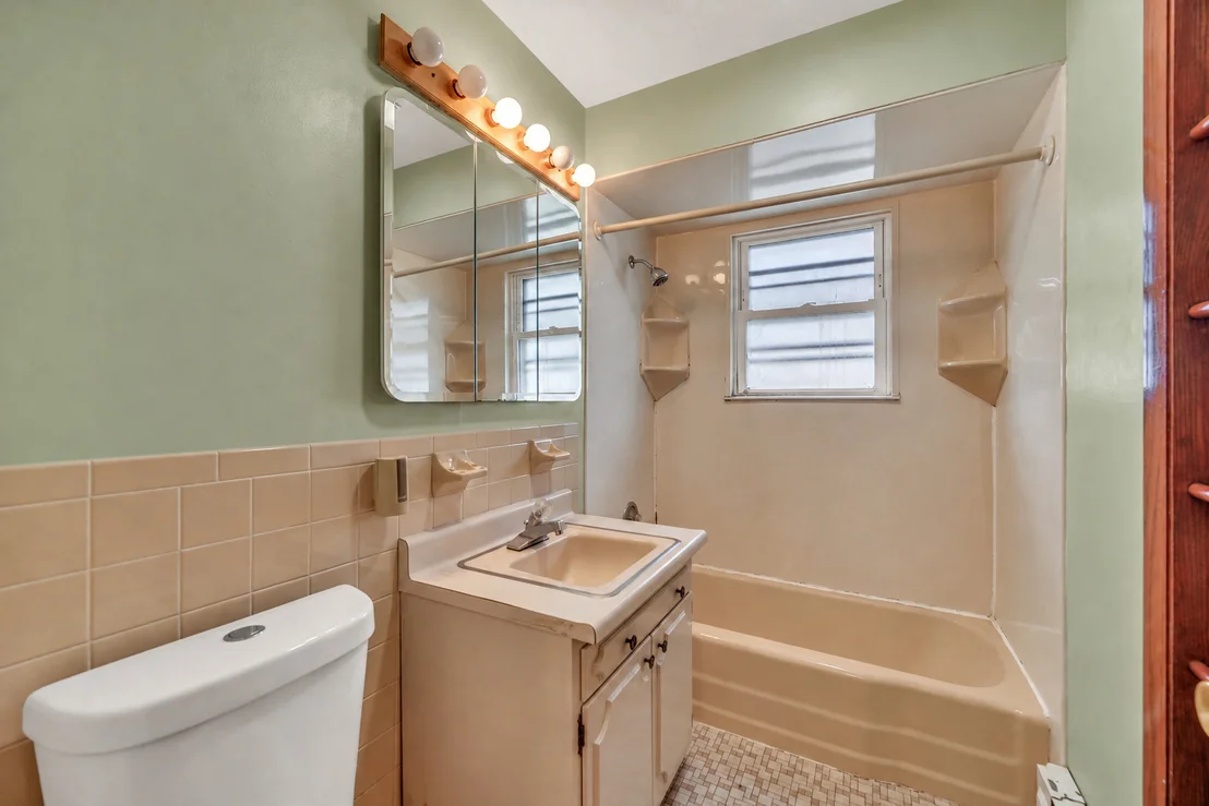 Photo of 36 S Highview Avenue
