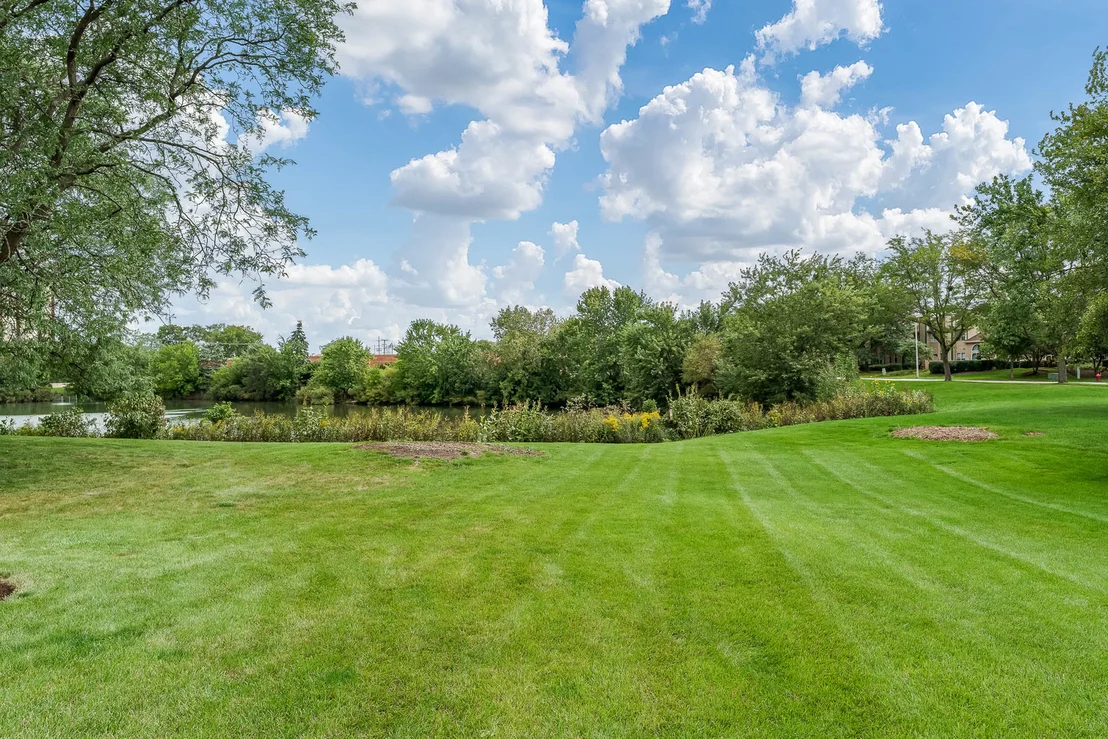 Photo of 881 Willowbrook Drive