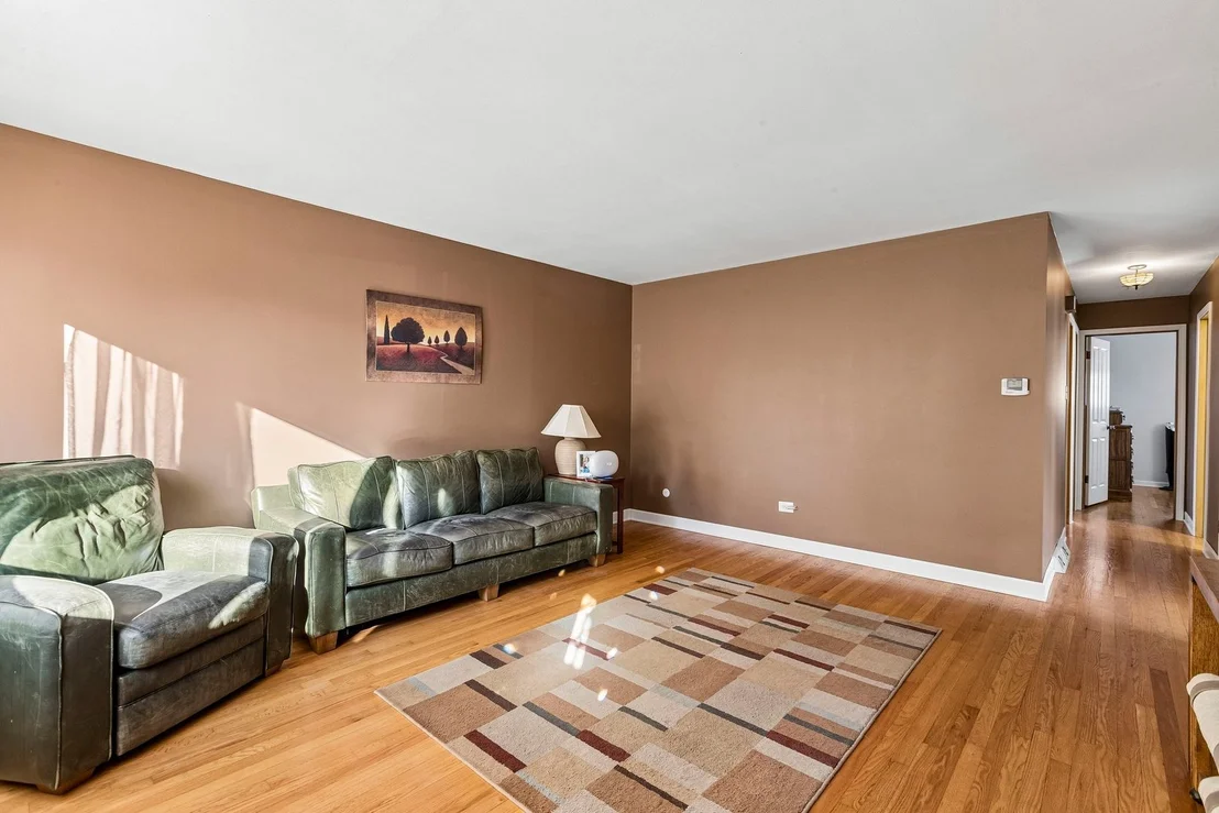 Photo of 14323 Kildare Avenue