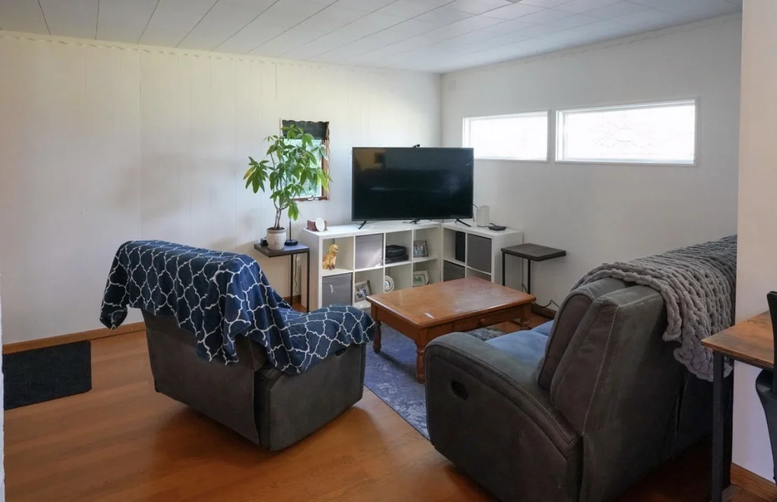 Photo of 780 Melrose Avenue