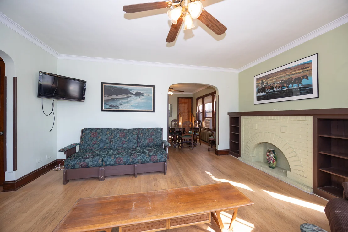 Photo of 5226 W Wolfram Street