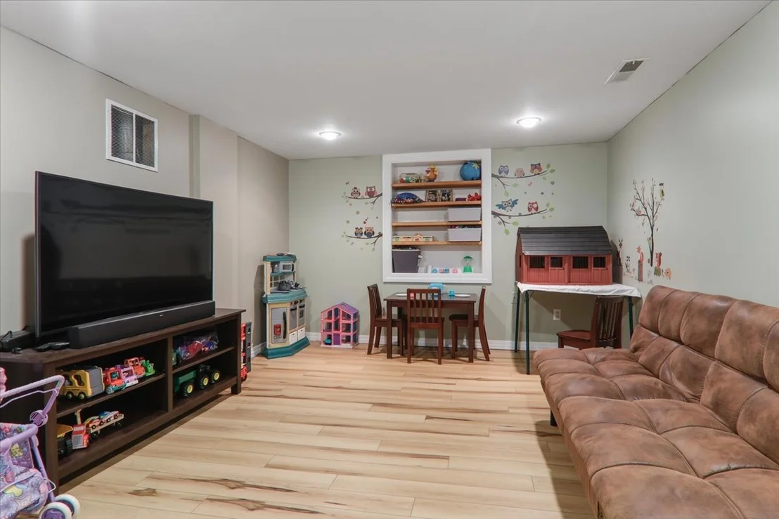 Photo of 222 S Florence Avenue