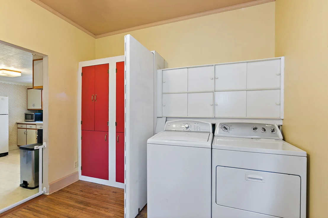 Photo of 922 Douglas Avenue
