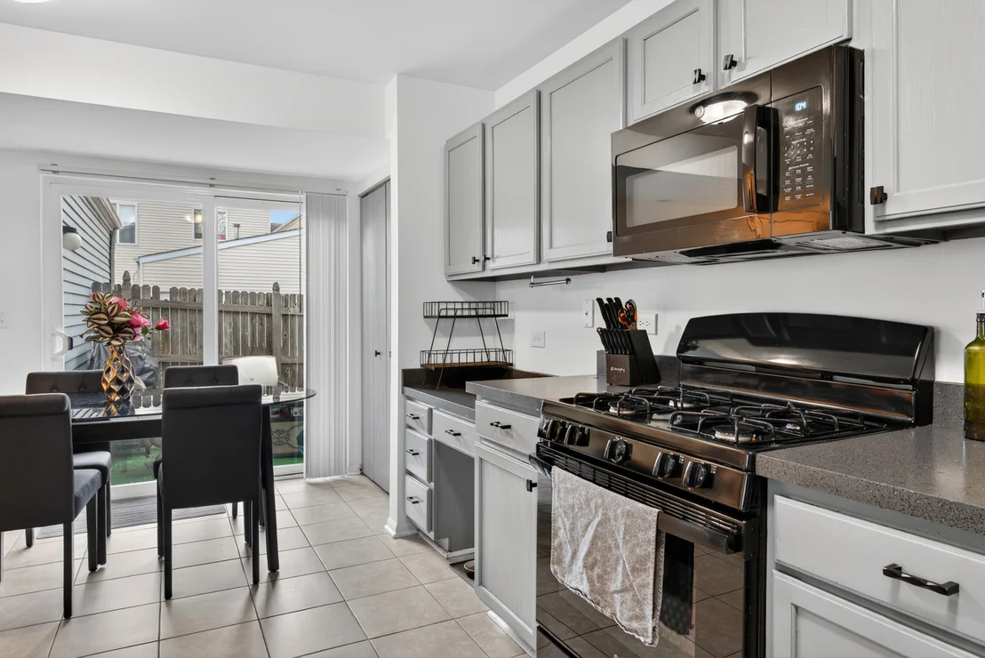 Photo of 939 Four Seasons Boulevard