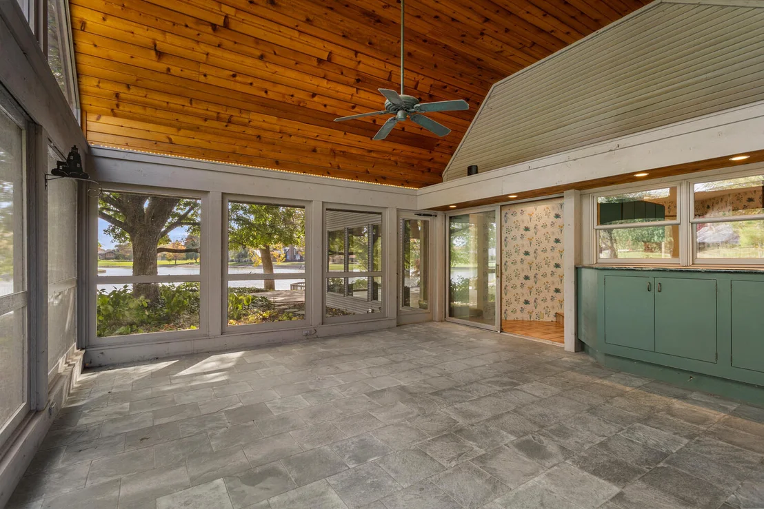 Photo of 4002 Lakepoint Road