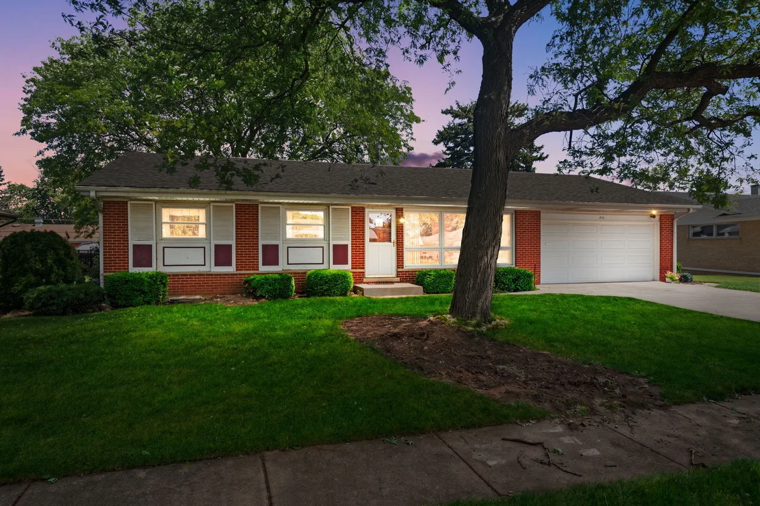 Photo of 472 W Walnut Avenue