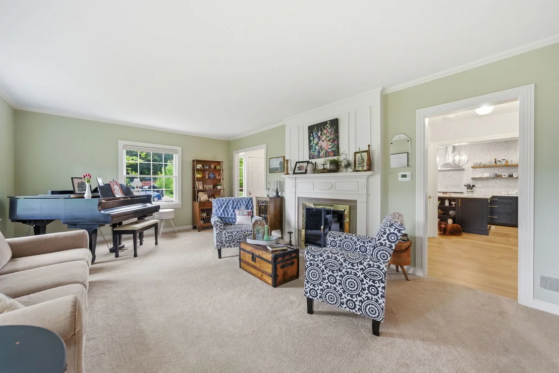 Photo of 415 N Worth Avenue