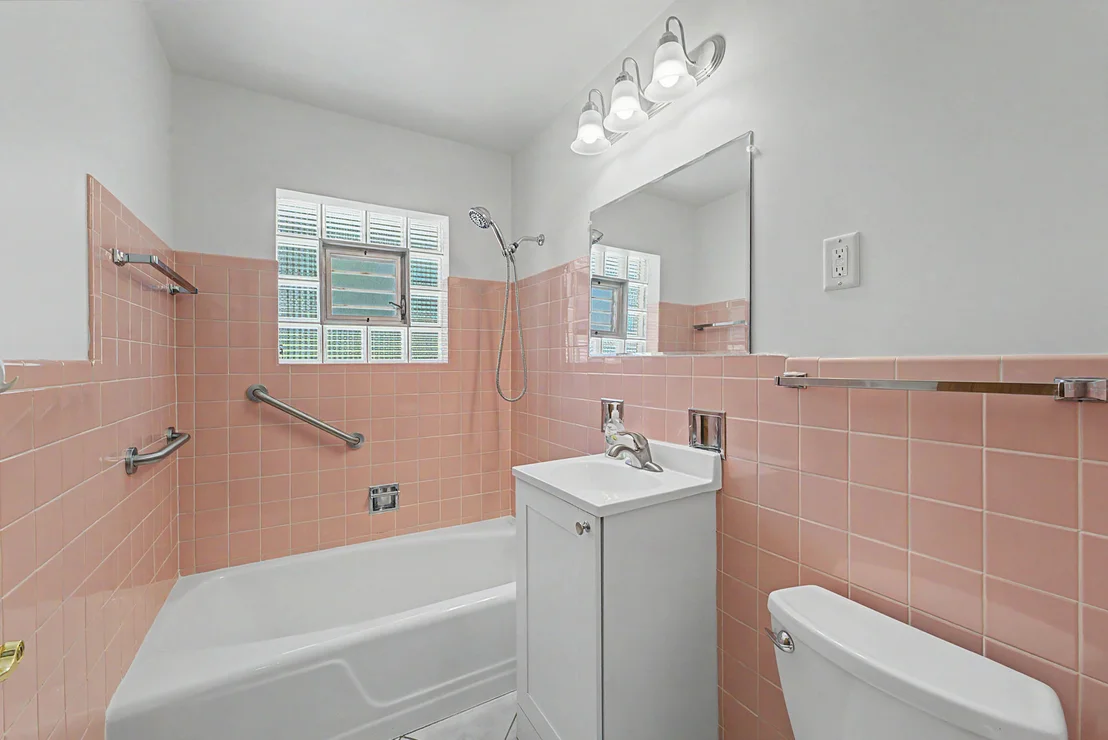 Photo of 332 Crescent Drive