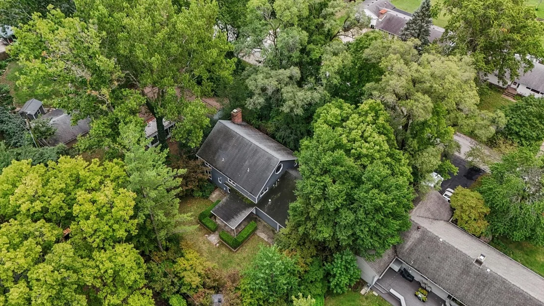 Photo of 802 La Sell Drive