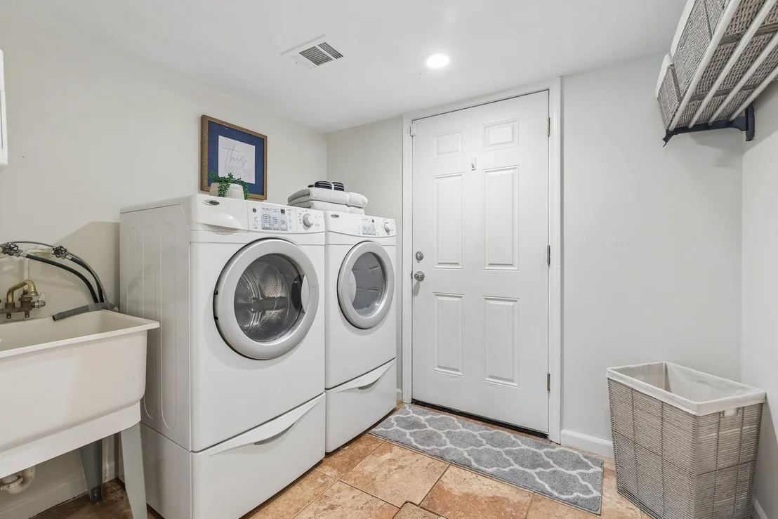 Photo of 17618 Stonebridge Drive