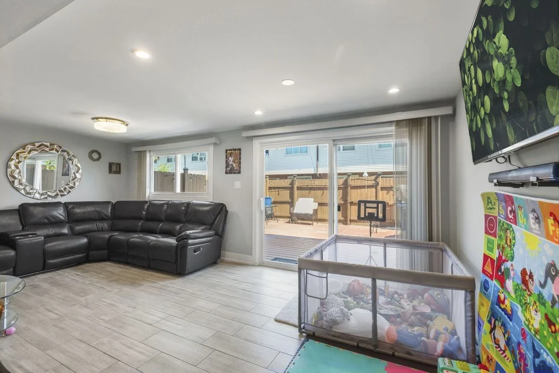 Photo of Unit B at 8914 Robin Drive