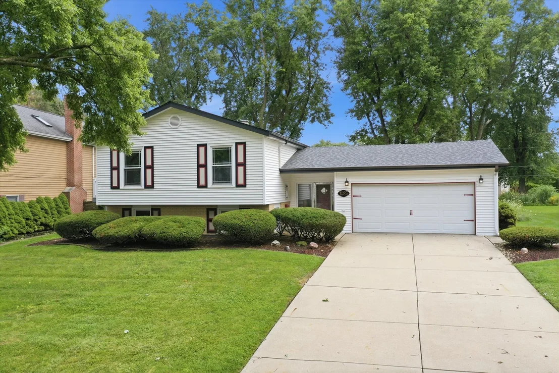 Photo of 1025 Belair Drive