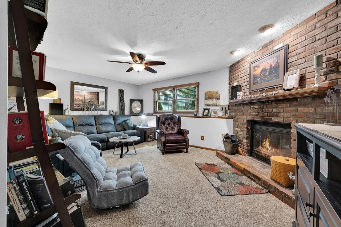 Photo of 302 Carriage Hills Road