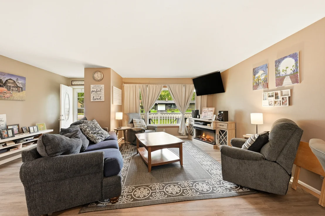 Photo of 16 Greenbriar Drive