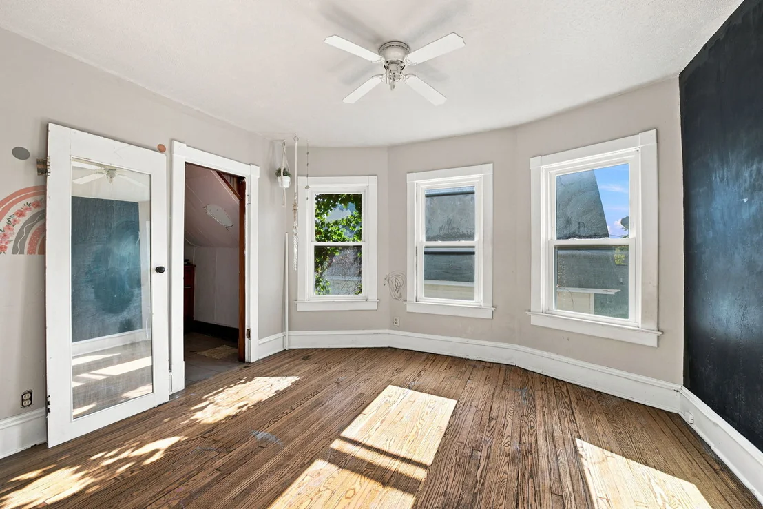 Photo of 111 W Delaware Street