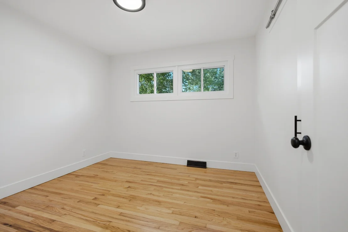 Photo of 1401 Searle Drive