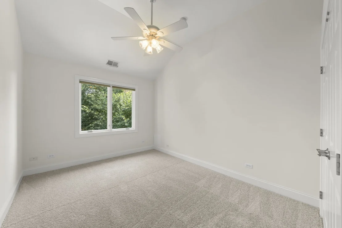 Photo of 133 N Geneva Avenue