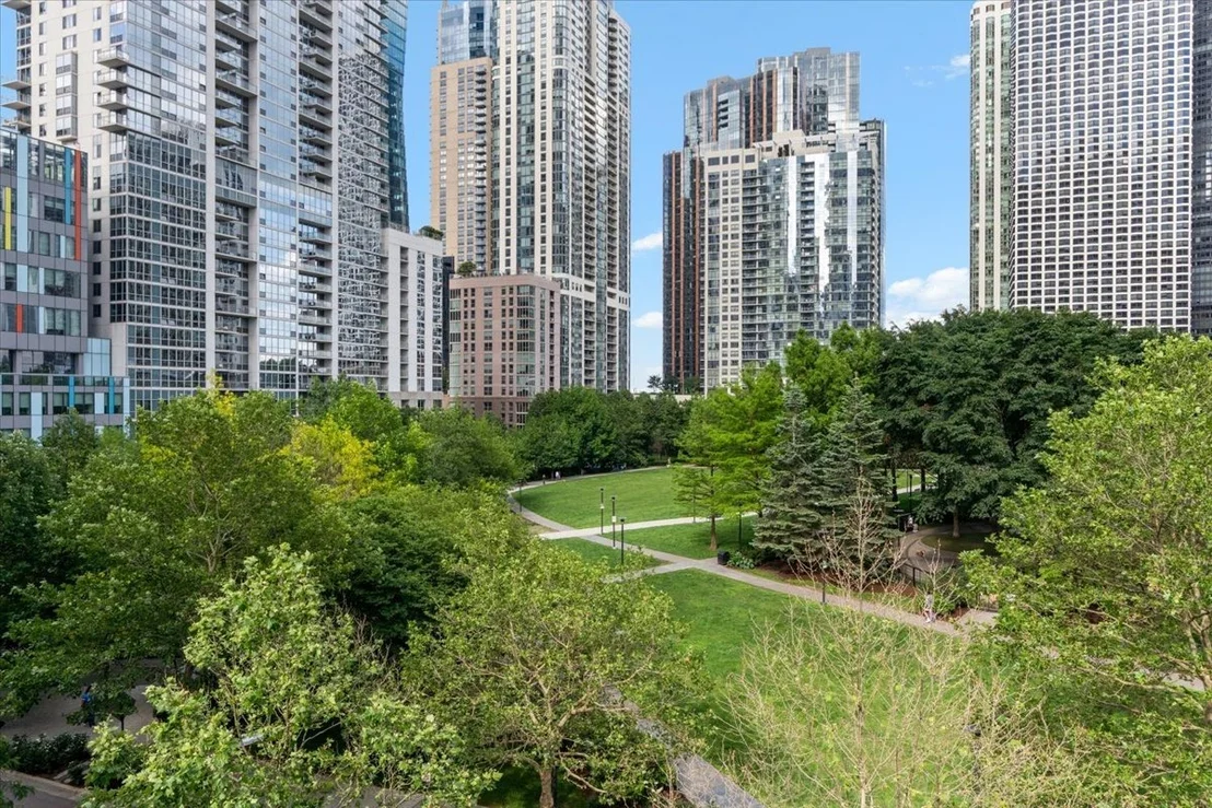 Photo of 194 N Park Drive