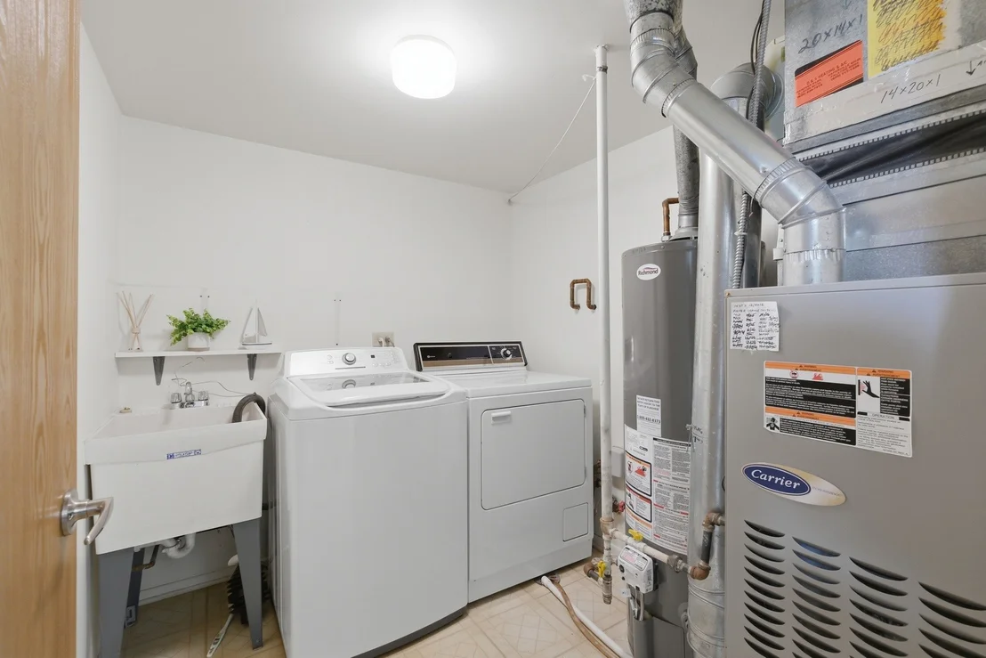 Photo of Unit 1 at 442 Cromwell Circle