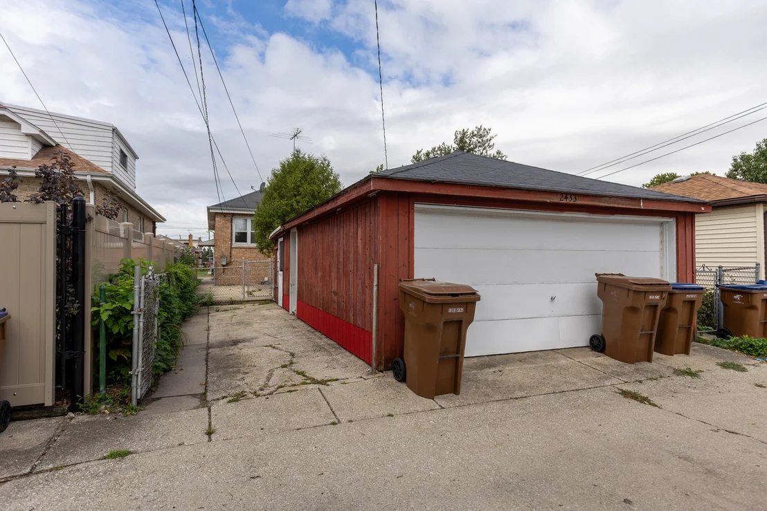 Photo of 2433 S Keystone Avenue