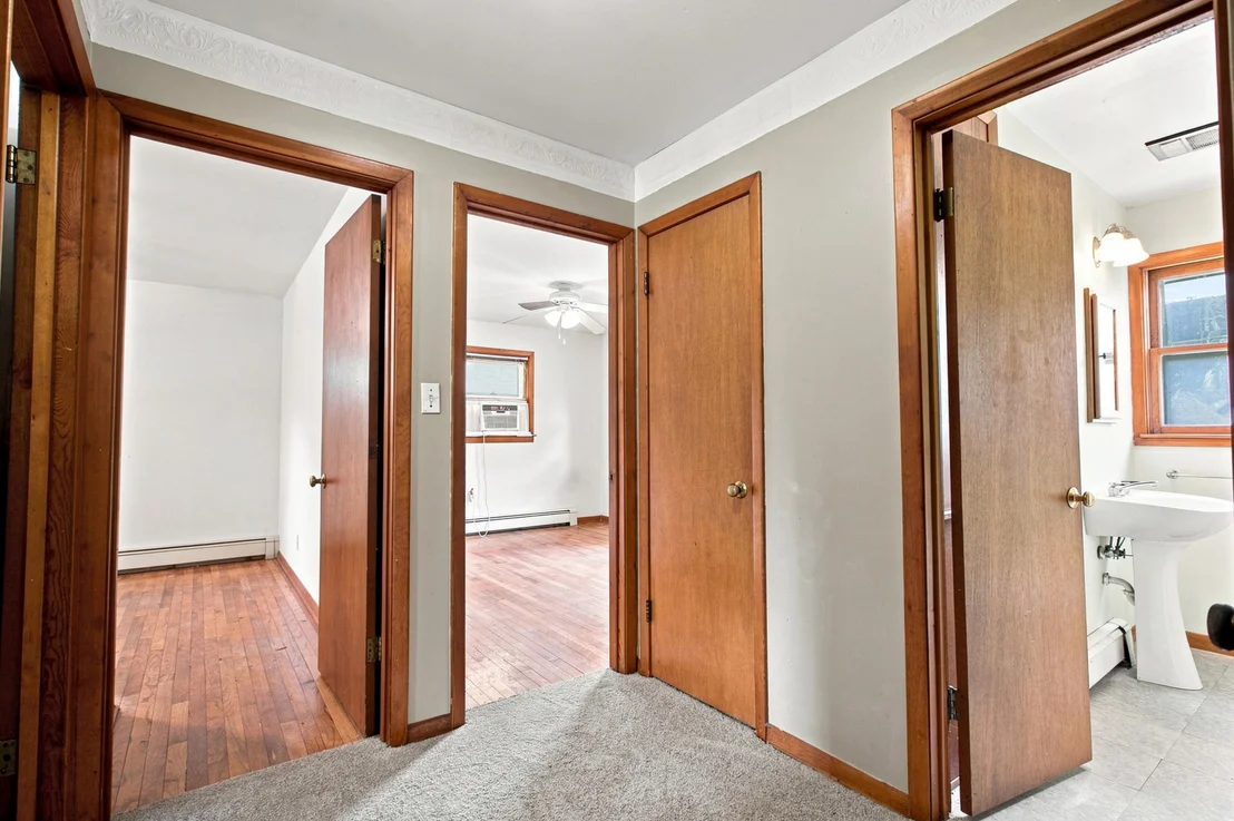 Photo of 615 Richards Lane