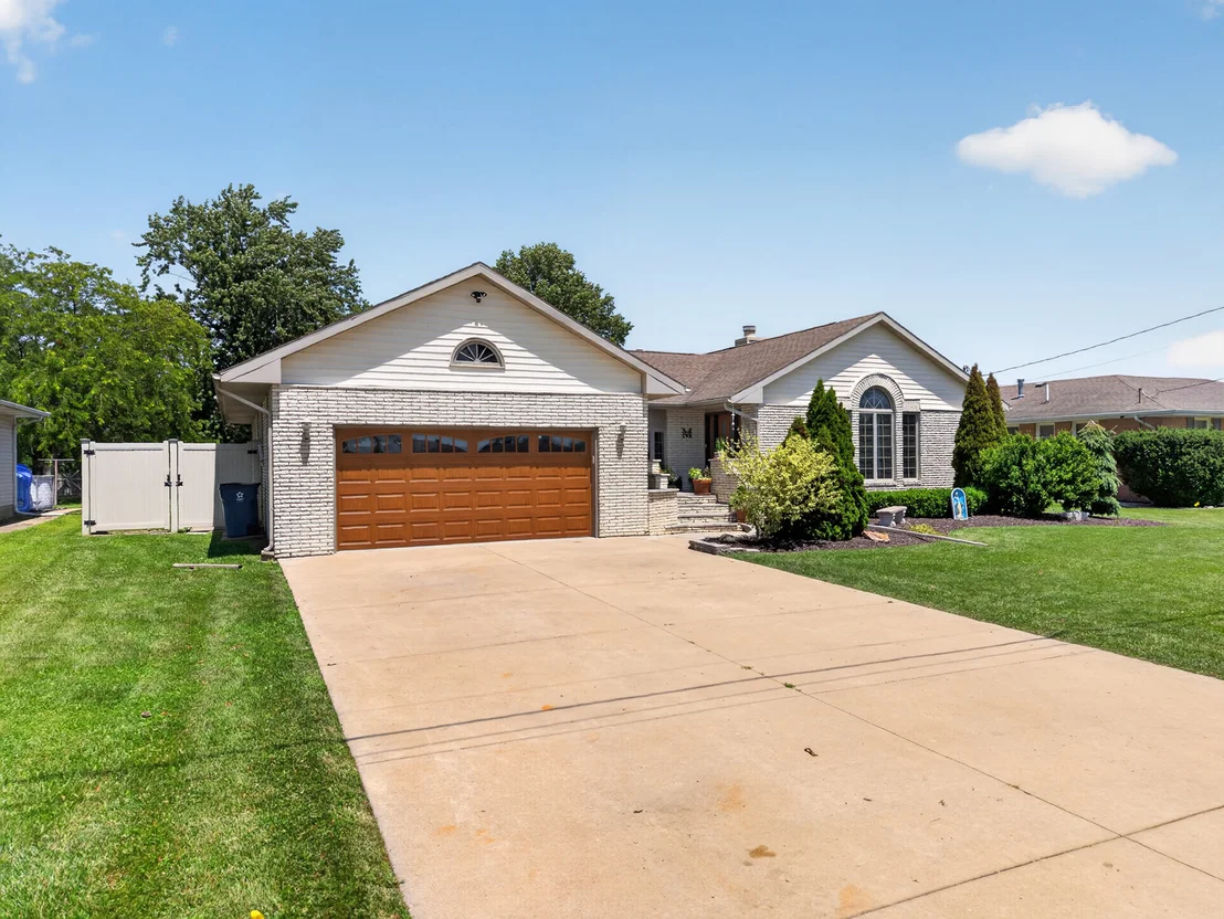 Photo of 1722 Sharon Road