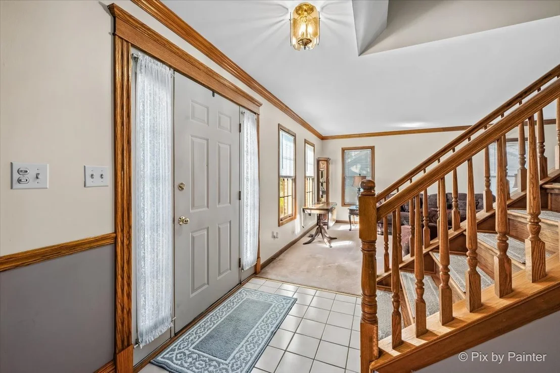 Photo of 765 Crest Drive