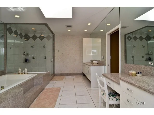 Photo of 878 Bristol Drive