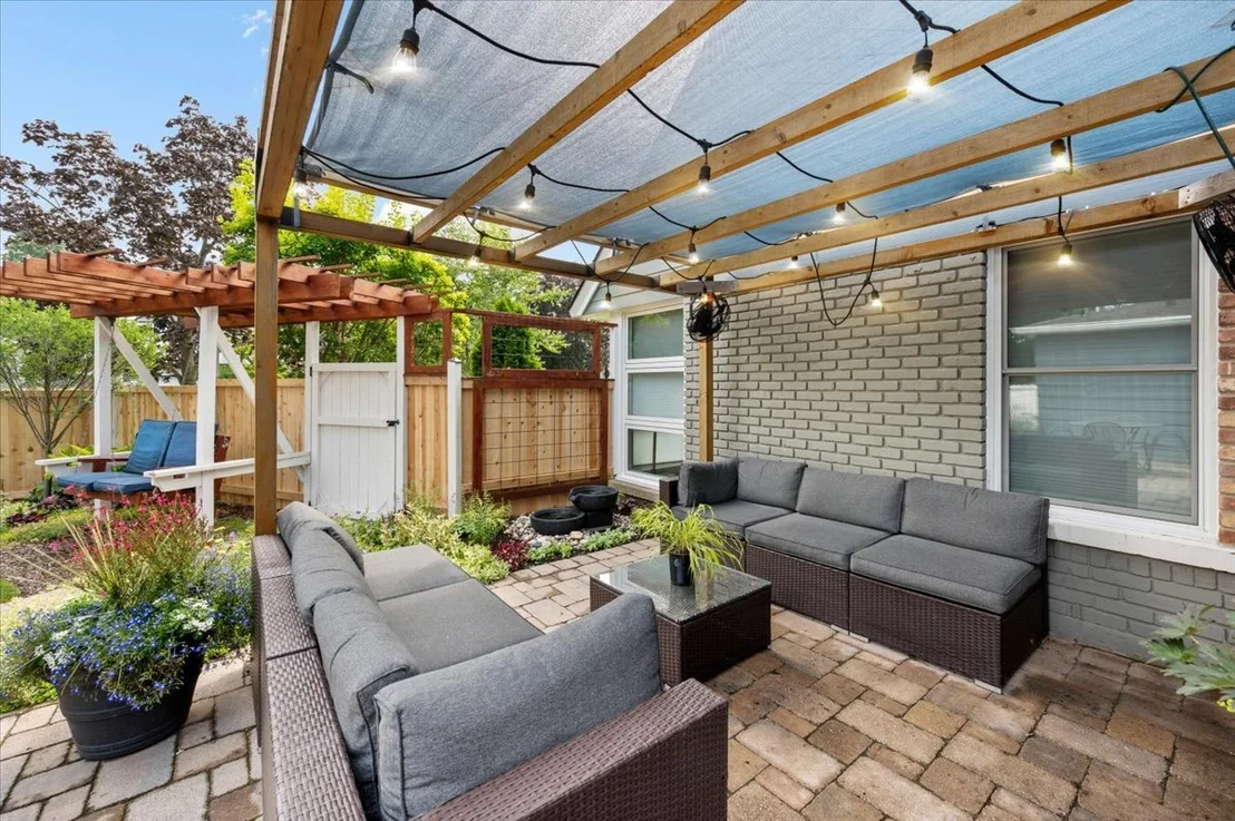 Photo of 3333 Payne Street