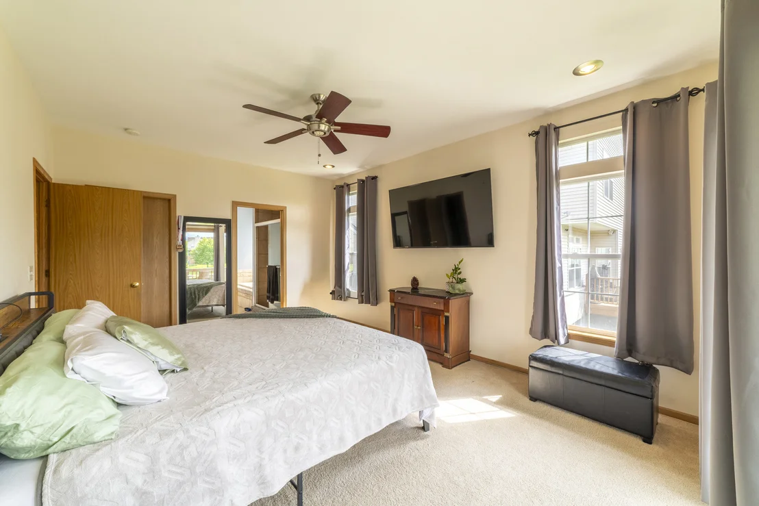 Photo of 16453 LAKESIDE Drive