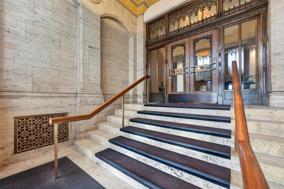 Photo of Unit 712 at 728 W Jackson Boulevard