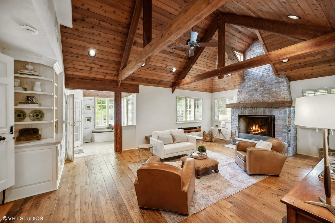Photo of 844 Hibbard Road