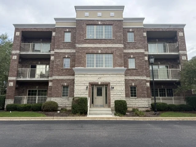 Photo of Unit 302 at 403 Pierce Road