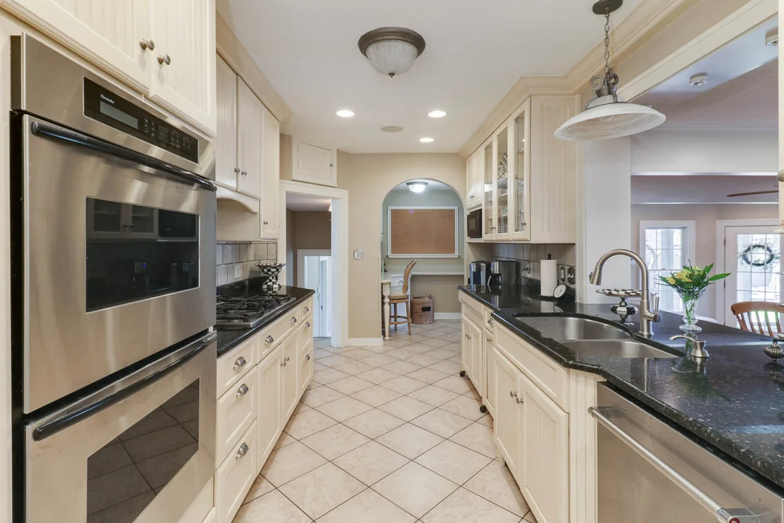 Photo of 1202 Elmwood Road
