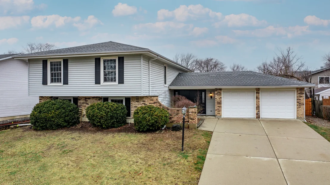 Photo of 205 Edgebrook Drive