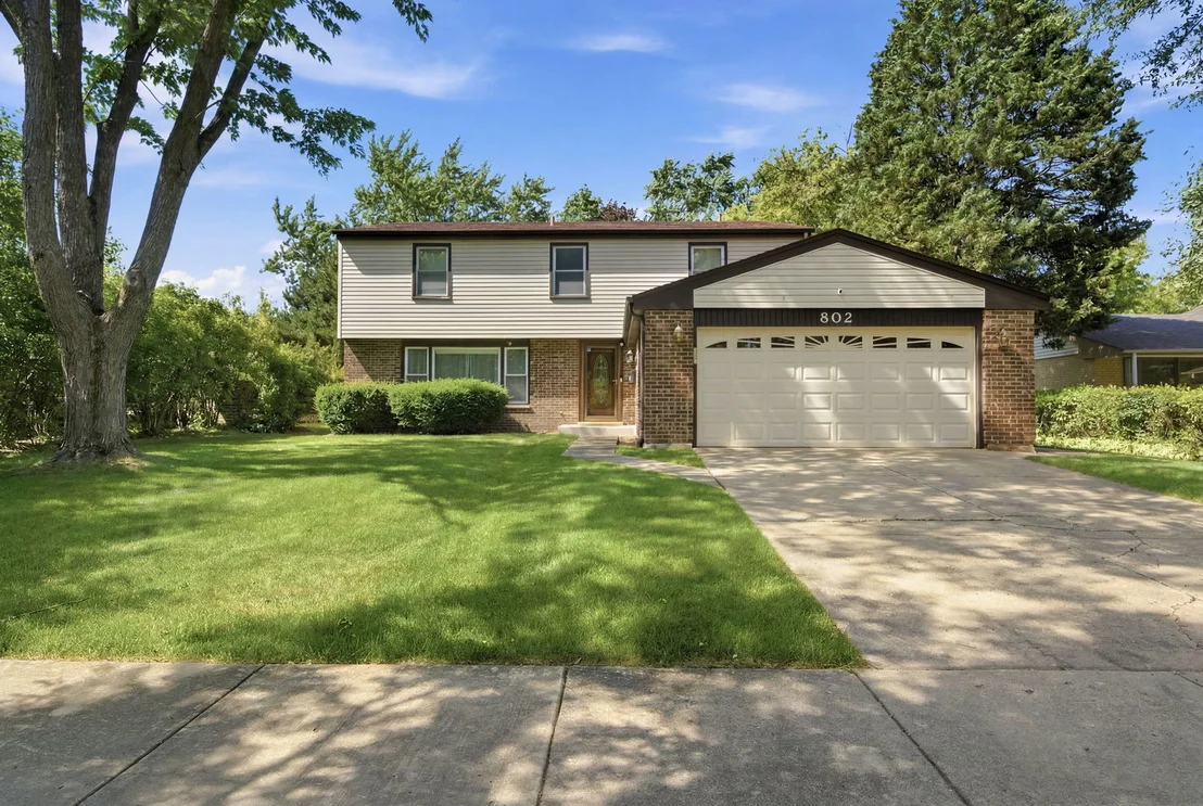 Photo of 802 E HACKBERRY Drive