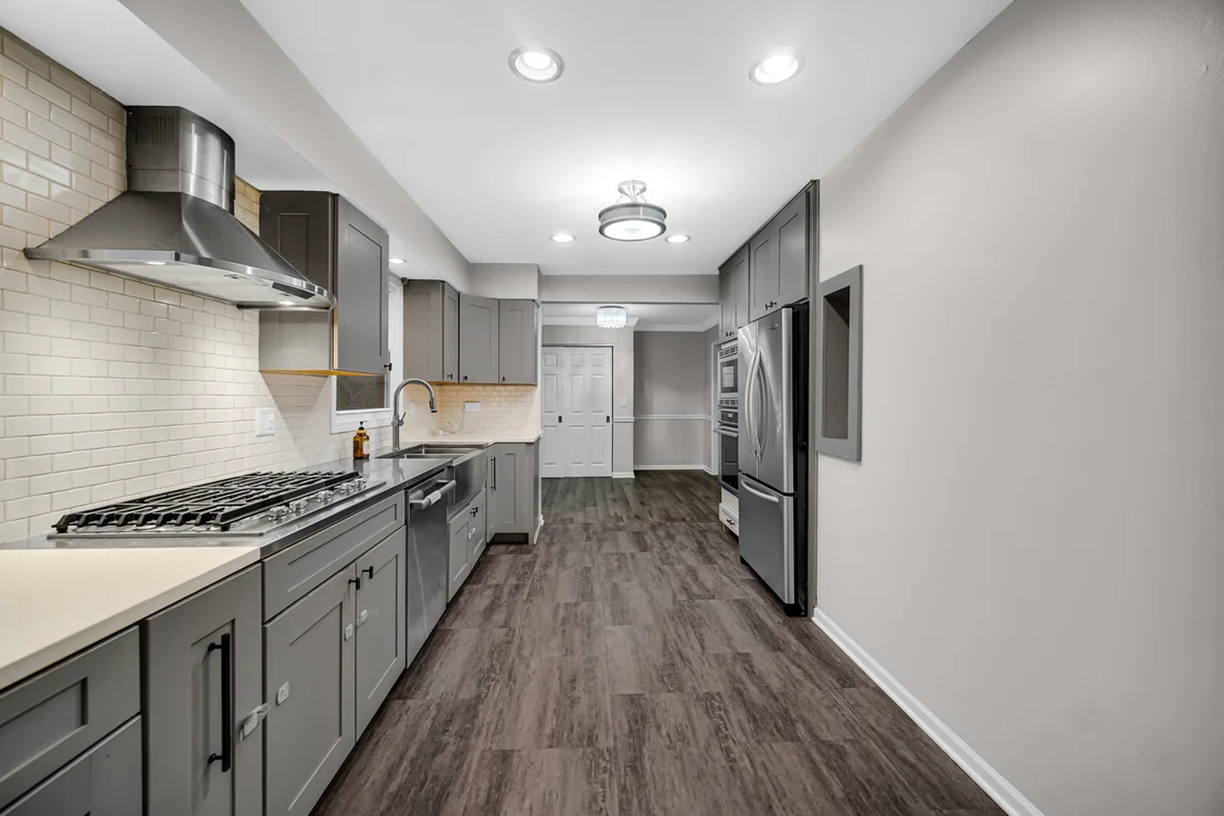 Photo of 910 KNIGHTSBRIDGE Lane