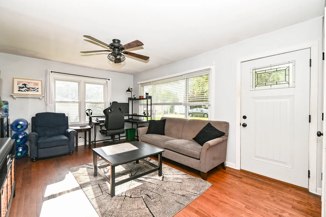 Photo of 35211 N Edgewater Lane