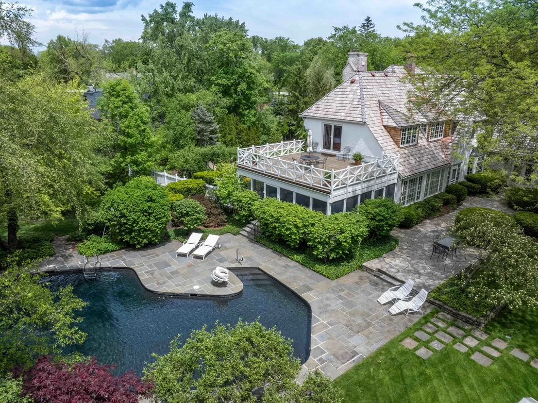 Photo of 844 Hibbard Road