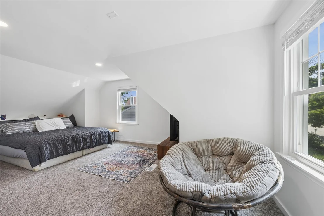 Photo of 116 W Park Drive