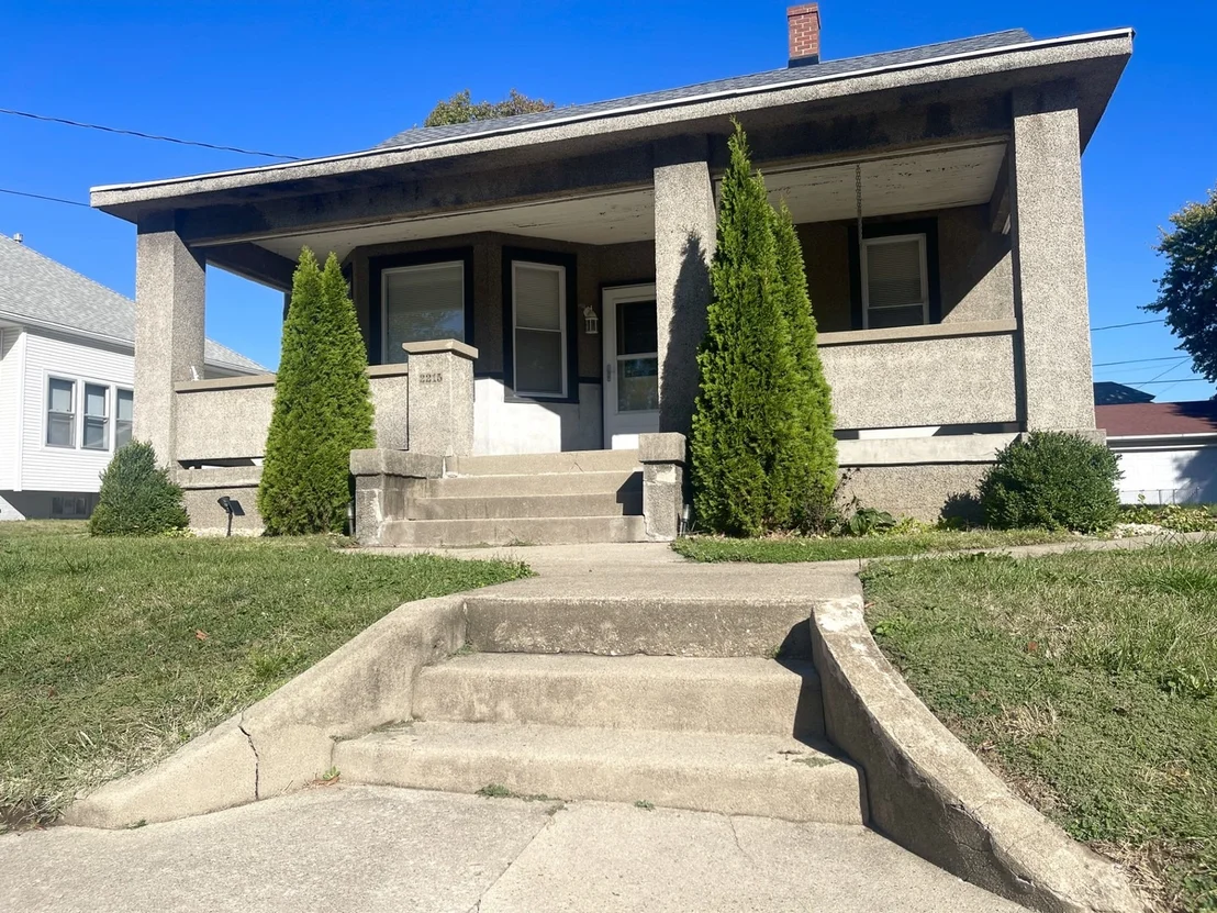 Photo of 2215 3rd Street