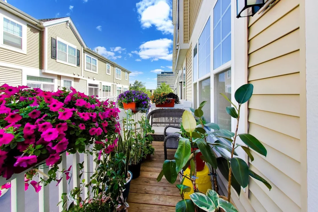 Photo of 810 Lexington Circle W