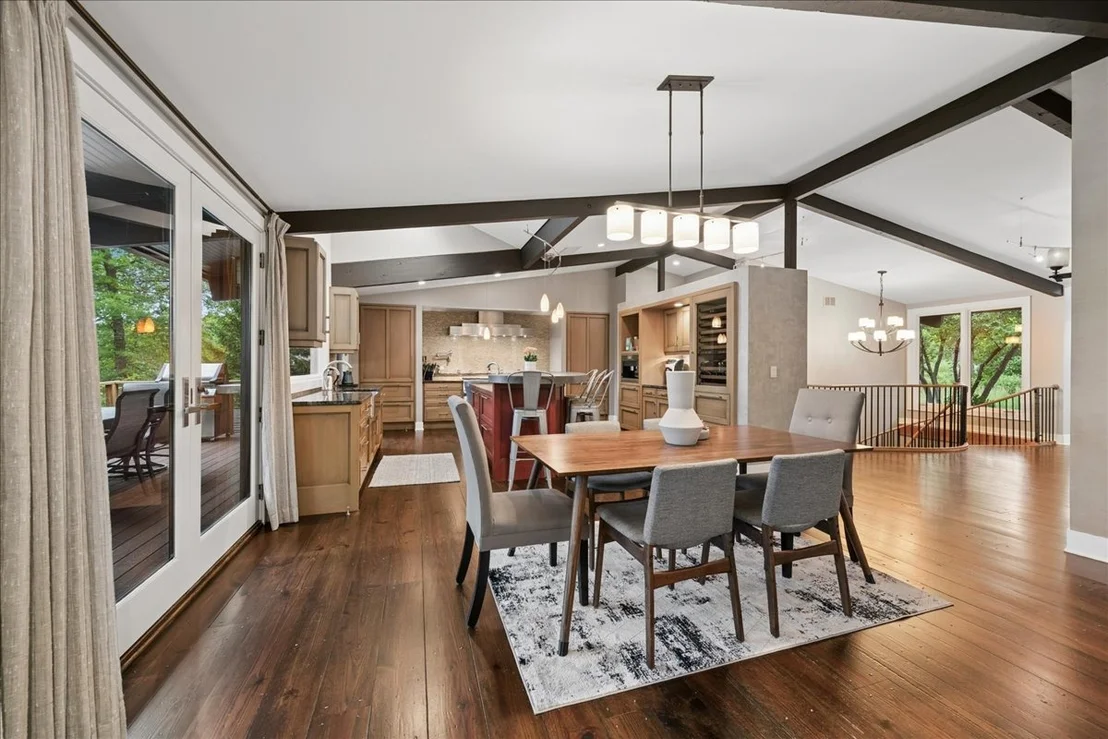 Photo of 83 Lakeview Parkway