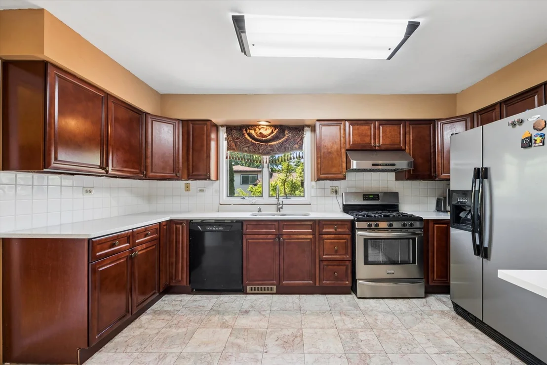 Photo of 2142 N Summit Street