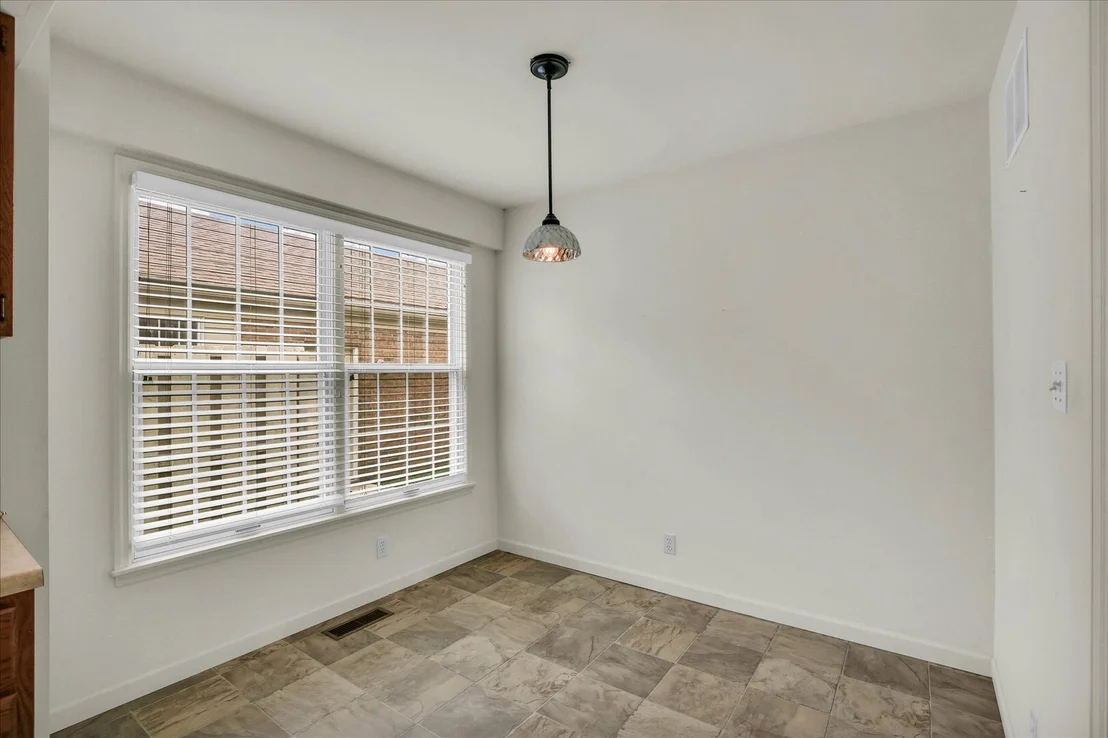 Photo of Unit B at 1501 Broadmoor Drive