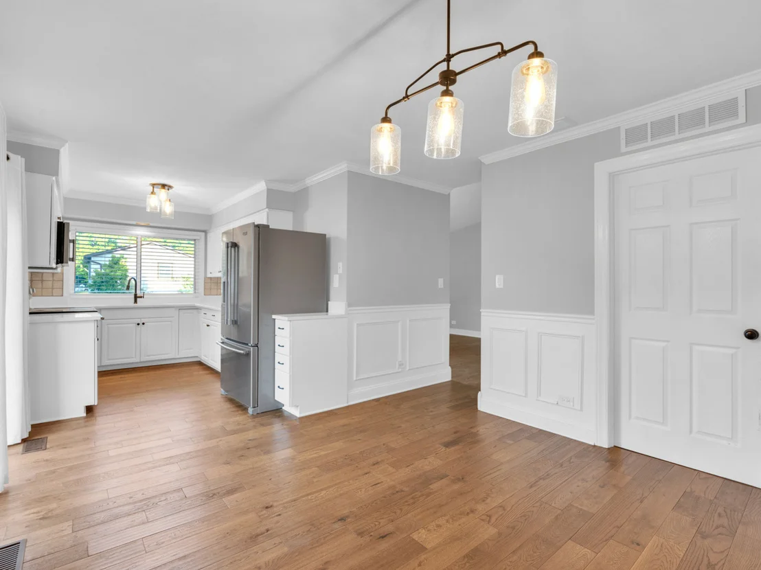 Photo of 1145 N Thackeray Drive