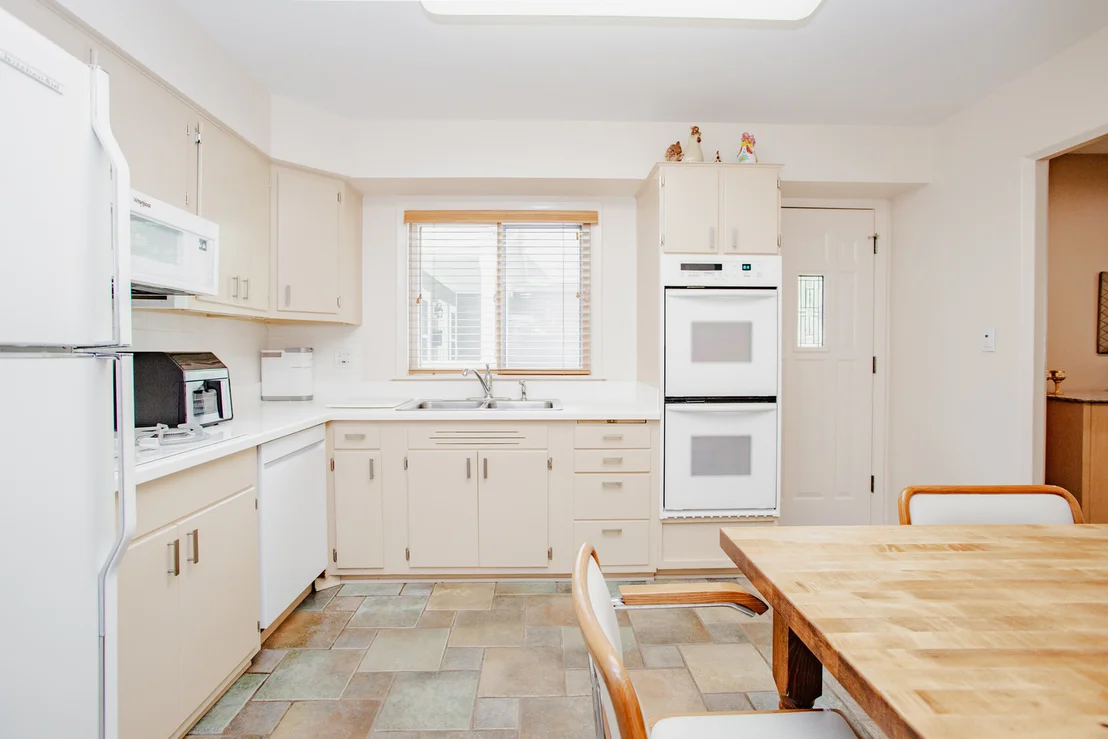 Photo of 1133 KENTON Road
